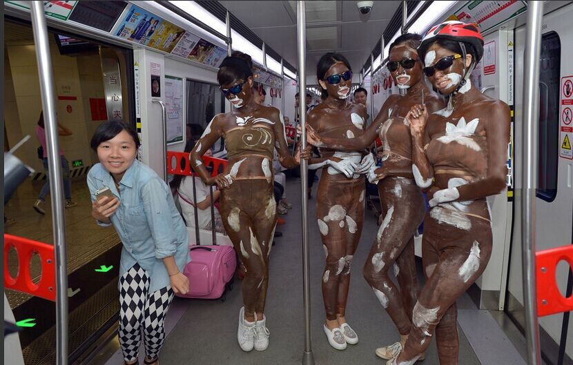 志愿者人體彩繪呼吁平等，白癜風不傳染