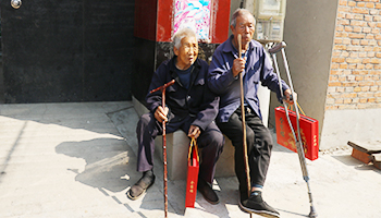 石家莊遠大白癜風醫院愛心公益再出發-走進贊皇縣