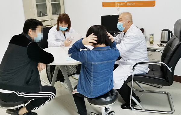 4·15“白癜風專科聯合診療中心授牌儀式暨北京醫師會診活動”拉開序幕