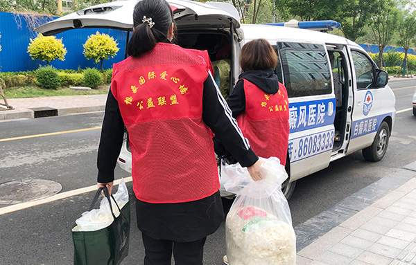 愛心公益下鄉行2021春季第二站——靈壽廟臺村公益下鄉，溫暖加倍