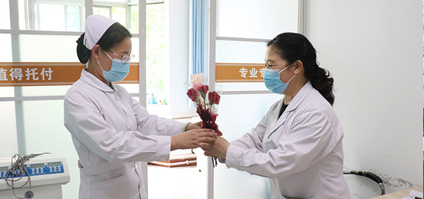 今天在忙，也不要忘記跟媽媽說聲“我愛你”——溫馨時刻，遠大陪您度過