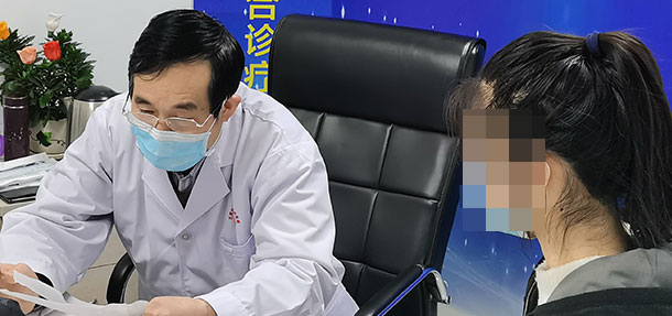 夏季紫外線強烈，白斑易擴散復發(fā)，蘇有明教授表示:注意皮膚護理!