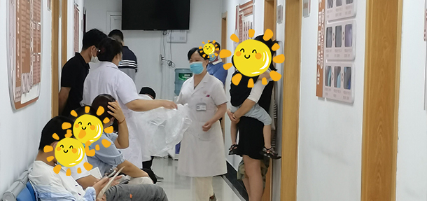 夏季紫外線強烈，白斑易擴散復發(fā)，蘇有明教授表示:注意皮膚護理!