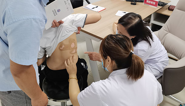 獻(xiàn)禮“6.25世界白癜風(fēng)日”暨京冀醫(yī)師聯(lián)合會(huì)診活動(dòng)首日，現(xiàn)場實(shí)時(shí)報(bào)道中!