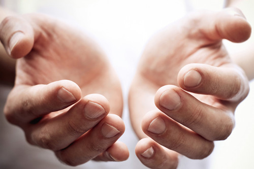 白白手拉手，告別白斑迎接新生活