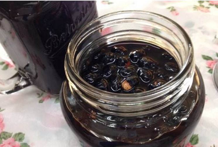 白癜風吃醋泡黑豆有用嗎